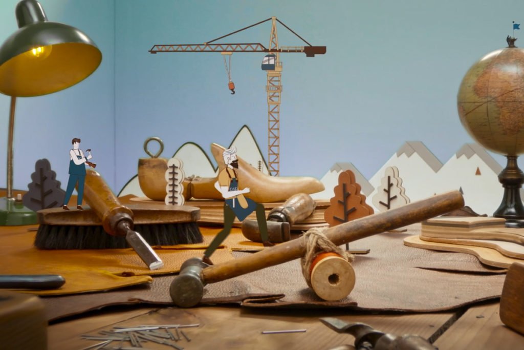Dettaglio prop styling e posizionamento prodotto per spot TV. Valorizzazione delle calzature Velasca all'interno della scenografia