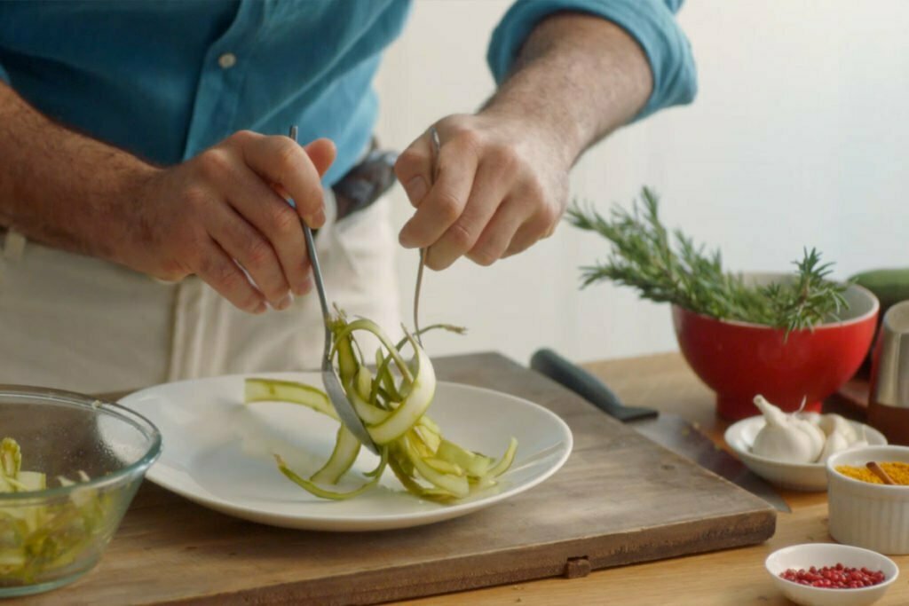 Set design e props maker per spot tv / web Ferrarelle 2020 con lo chef Roberto Valbuzzi