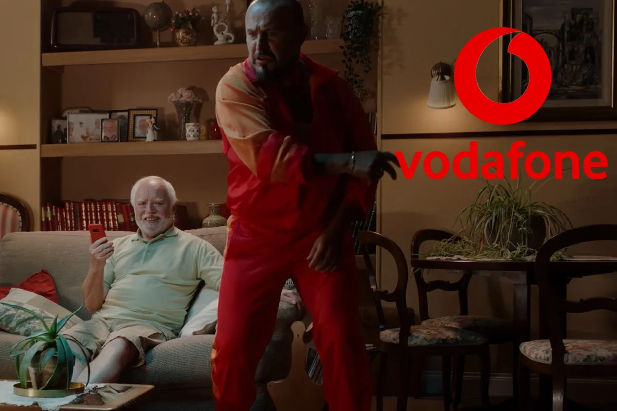 Scenografia per lo spot TV Vodafone Happy 'La tragica partita'. Set design domestico per campagna pubblicitaria curato da Martina De Paola